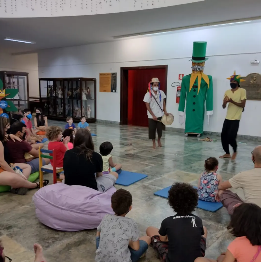 Apresentação cultural da Formação Étnico Racial para as Infâncias