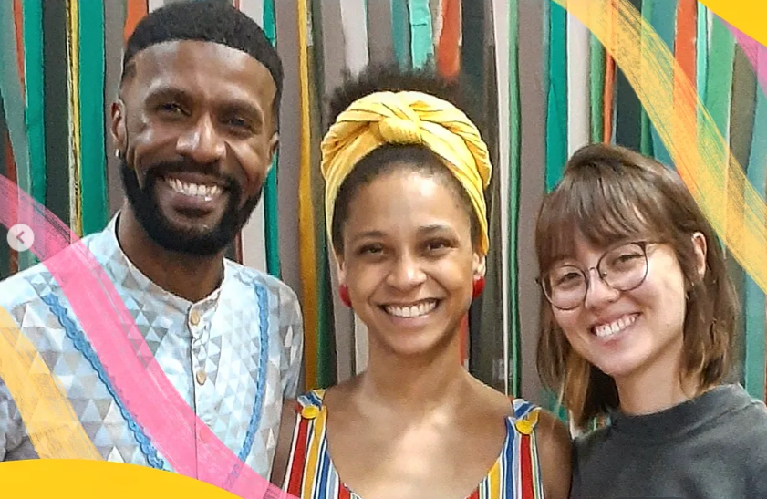Fernanda Salla com convidados no espetáculo Iná e a Flor Mágica